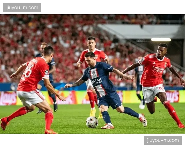 恩詹图斩获巴黎生涯首球，边路突破后倒三角回传成战术亮点